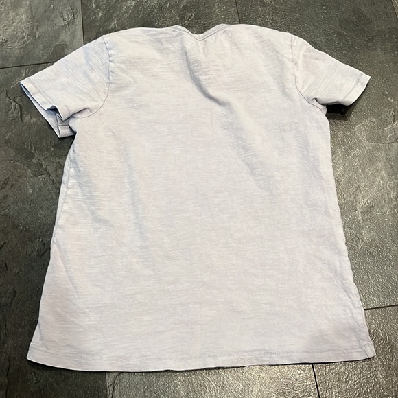 Universal Threads basic tee shirt - Picture 2 of 3